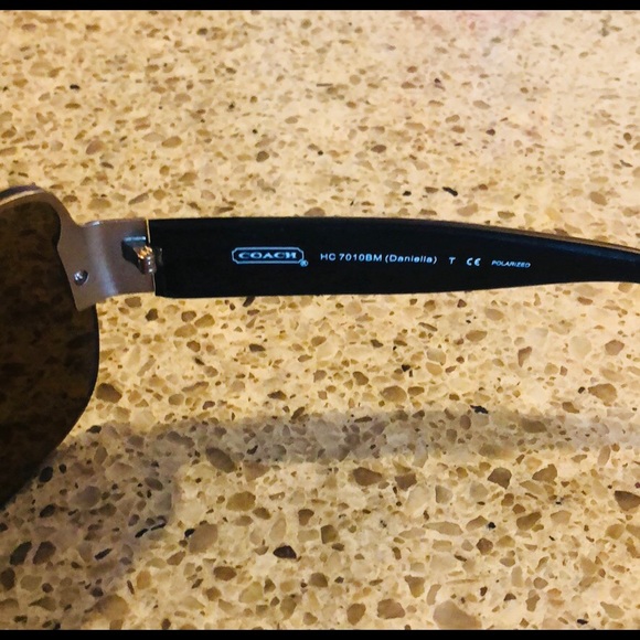 Authentic Oversized Coach Sunglasses + Coach case - Picture 3 of 7